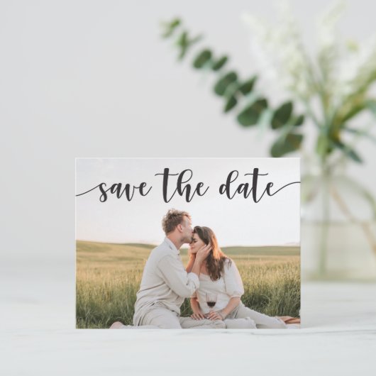 Save the Date Postcard - Rustikale Schrift Postkarte (Stehend Vorderseite)