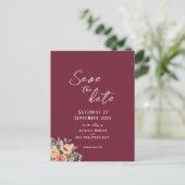 Save the Date Postkarte - Eleganter Blumenburgund (Stehend Vorderseite)