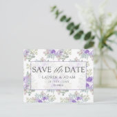 Save the Date Purple Floral Wedding Ankündigungspostkarte (Stehend Vorderseite)