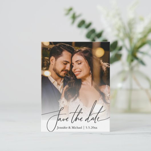 Save the Date qr Code Paar 2 Fotos minimalistisch Ankündigungspostkarte (Stehend Vorderseite)