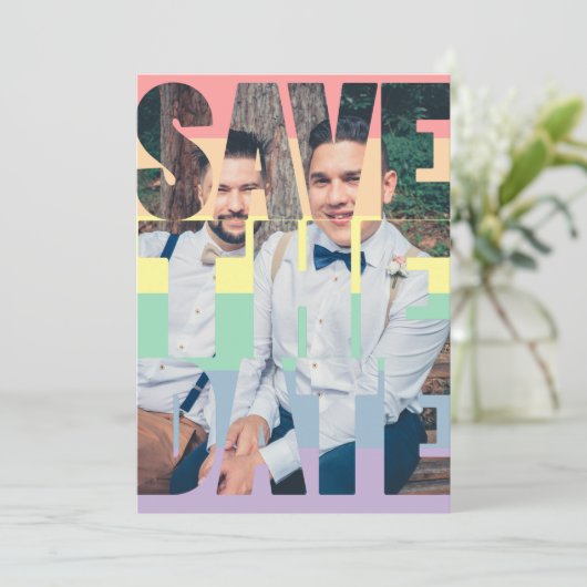 Save the Date Rainbow Gay LGBTQ Personalisiertes F Ankündigung (Stehend Vorderseite)