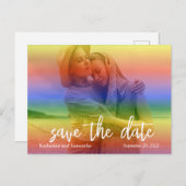 Save the Date Rainbow Overlay Moderner Gay Ankündigungspostkarte (Vorne/Hinten)