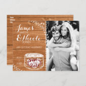 Save the Date Rustikales Eichenholz und Herzstich Ankündigungspostkarte (Vorne/Hinten)