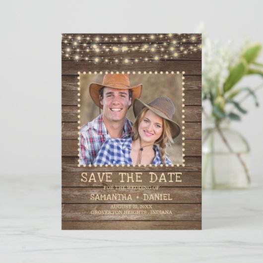 Save the Date rustikales Foto mit Holzstring Light (Stehend Vorderseite)