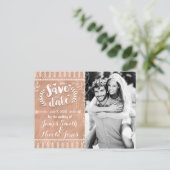Save the Date Rustikales Glam Rose Gold Foto Ankündigungspostkarte (Stehend Vorderseite)