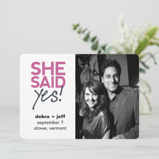 Save the Date sagte sie ja! Einladung (Stehend Vorderseite)