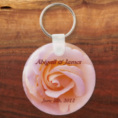 Save the Date Schlüsselanhänger und rosa Rose (Vorderseite)