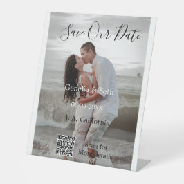 Save the date simple minimal QR scan code details  Sockelschild