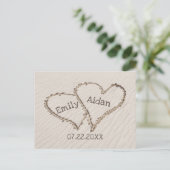 Save the Date Strandherzen mit Namen Postkarte (Stehend Vorderseite)