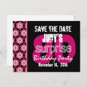 Save the Date Überraschung 80. Party Pink Floral V Ankündigungspostkarte (Vorne/Hinten)
