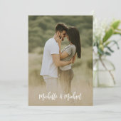 Save the Date Wedding Foto Simple Elegant QR Code (Stehend Vorderseite)