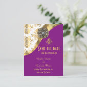 Save the Date weißer, lila und goldener Damast Ankündigungspostkarte (Stehend Vorderseite)