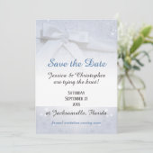 Save the Date White Bows | Krawatte Die Knotenhoch Einladung (Stehend Vorderseite)