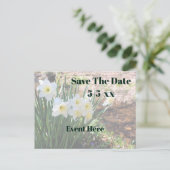 Save The Date White Daffodil Flowers Ankündigungspostkarte (Stehend Vorderseite)