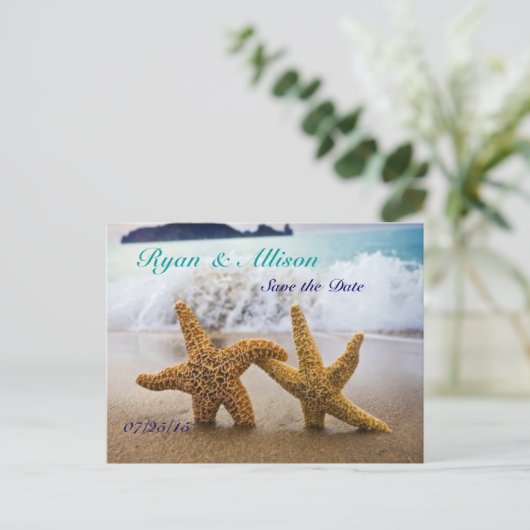 Save the Date zwei Starfish Postkarte (Stehend Vorderseite)