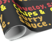 Saveloy, Chips & Curry Sauce. Geschenkpapier (Rolleneckpunkt)