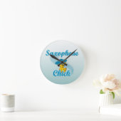 Saxophon Chick #3 Runde Wanduhr (Zuhause)