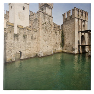 Scaliger-Schloss, Sirmione, Provinz Brescia, Fliese