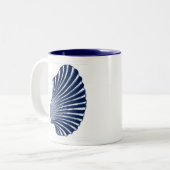 Scallop Muschel Blockdruck, Navy Blue und White Zweifarbige Tasse (Vorderseite Links)
