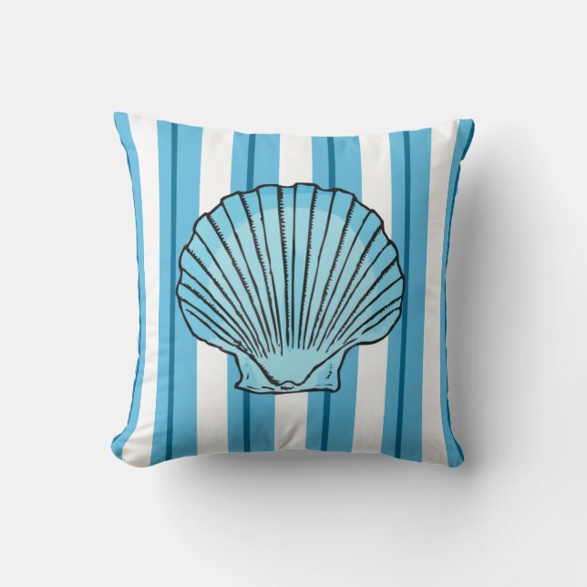 Scallop Seashell and Stripes in Ocean Colors Kissen (Vorderseite)