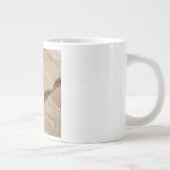 Scalloped Edge Travertine Retro Futurism Jumbo-Tasse (Rechts)