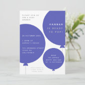 Scandi Balloon | Minimalistisch Blue Baby Dusche Einladung (Stehend Vorderseite)