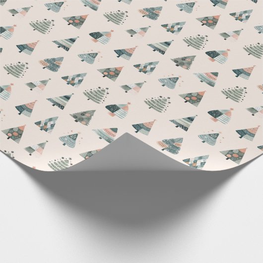 Scandi Christmas Tree Wrapping Paper Geschenkpapier (Ecke)