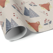 Scandinavian Winter Fox & Holly Forest  Geschenkpapier (Rolleneckpunkt)