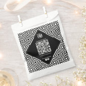 Scannable QR-Code, CTA, www, Social Black & White Geschenktütchen (Ausgeschnitten)