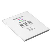 Scannen Sie das Firmenlogo Q R Code Social Media z Notizblock (angewinkelt)