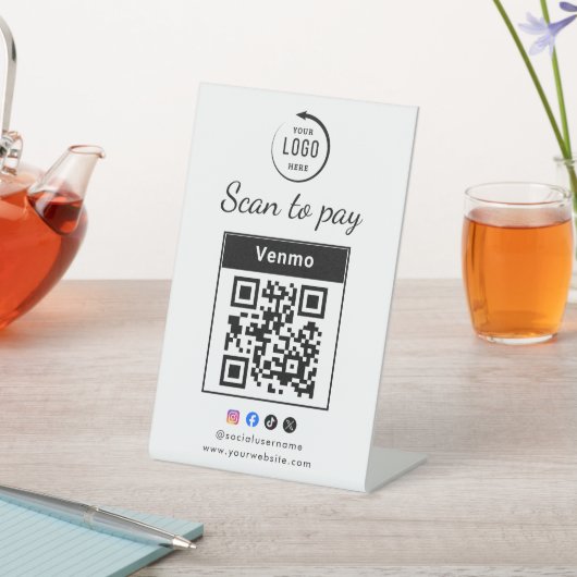 Scannen Sie den QR-Code des Geschäftslogos zum Bez Sockelschild (In SItu)