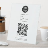 Scannen Sie mich, um den QR-Code des Menüs anzuzei Sockelschild (In Situ)
