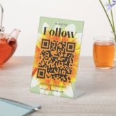 Scannen Sie nach der Retro-Blume für Social Media Sockelschild (In SItu)