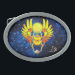 Scarab Oval Gürtelschnalle<br><div class="desc">Der Scarab fliegt über den Himmel und rollt die Sonne und zieht den Mond. Tag und Nacht durchquert der uralte Geist den Himmel, der den Kreislauf von Leben und Tod verkörpert. Nehmen Sie die Weisheit der Zeiten ein und verwandeln Sie Ihr Soul, wenn Sie dieses Gurtschnürchen mit seinem ikonischen Symbol...</div>