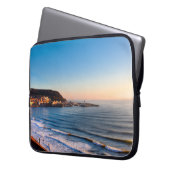 Scarborough Coastline Laptopschutzhülle (Vorderseite Links)