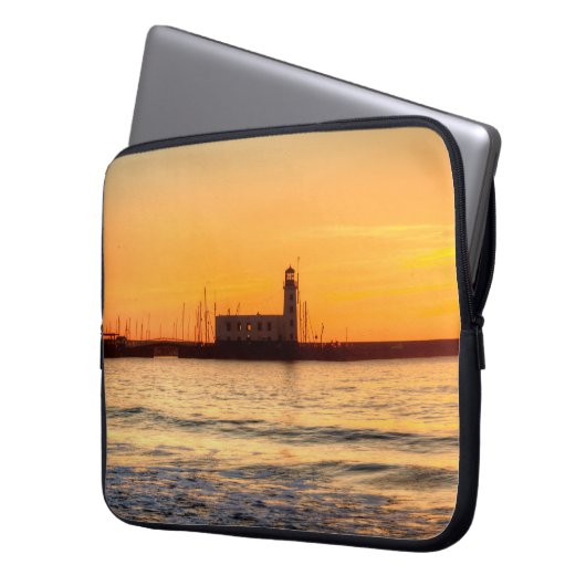 Scarborough Lighthouse Laptopschutzhülle (Vorderseite Links)