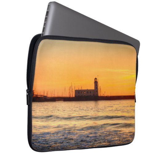 Scarborough Lighthouse Laptopschutzhülle (Vorne Rechts)