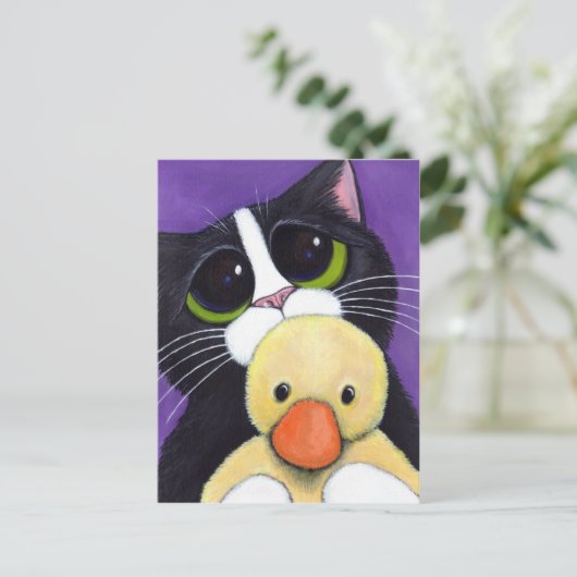 Scared Tuxedo Cat und Cudly Duck Malerei Postkarte (Stehend Vorderseite)