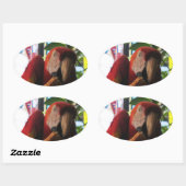 Scarlet Macaw Parrot Eating Toast Ovaler Aufkleber (Blatt)