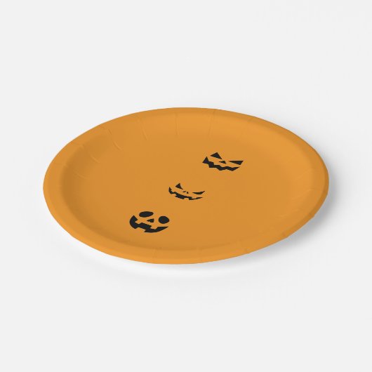 Scary Halloween Faces Pappteller (Schrägansicht)