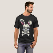 Scary Skull And Crossbones Bad Rabbit Horror Bunny T-Shirt (Vorne ganz)