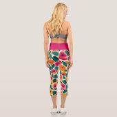 Scattered Floral Love Capri Leggings (Rückseite)