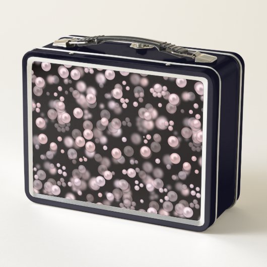 Scatterings von rosa und weißen Perlen auf schwarz Metall Brotdose (Rückseite)