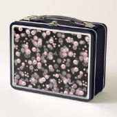 Scatterings von rosa und weißen Perlen auf schwarz Metall Brotdose (Vorderseite)