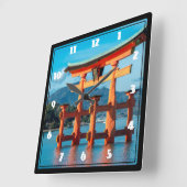 Scenic Landscape with Japanese Torii Gate Quadratische Wanduhr (Winkel)