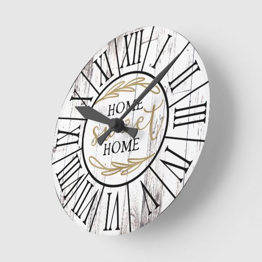 Schäbiger weißer hölzerner runde wanduhr (Winkel)