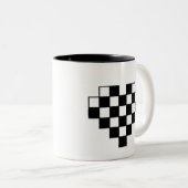 Schach-Brett-Herz-Tasse Zweifarbige Tasse (VorderseiteRechts)