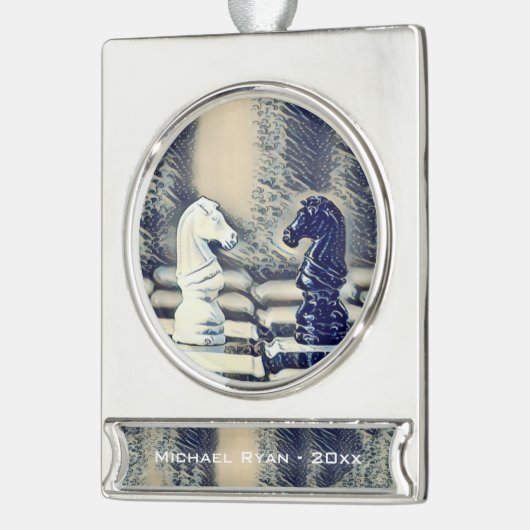 Schach Rittern Schachbrett Personalisiertes Weihna Banner-Ornament Silber (Links)