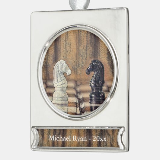 Schach Rittern Schachbrett Personalisiertes Weihna Banner-Ornament Silber (Links)