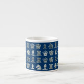 Schach-Stücke in Reihen blauer Expresso Tasse (Vorderseite)